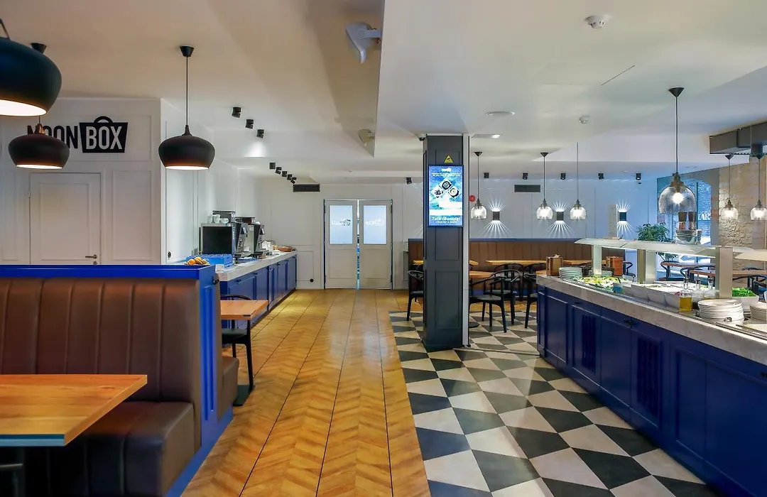 Metropol Hotel-1